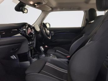 MINI Electric Hatch Cooper SE 32.6kWh Level 1 Hatchback 3dr Electric Auto (184 ps)