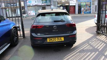 VOLKSWAGEN GOLF 1.5 eTSI MHEV Life Hatchback 5dr Petrol Hybrid DSG Euro 6 (s/s) 