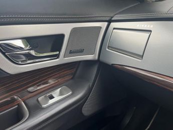 JAGUAR XF 2.2d Portfolio Saloon 4dr Diesel Auto Euro 5 (s/s) (200 ps)