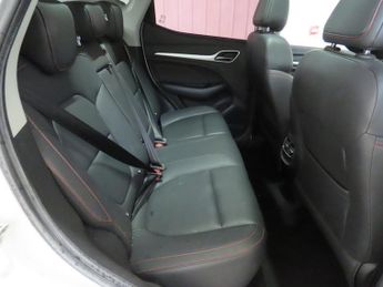 MG MG ZS 72.6kWh Trophy Long Range SUV 5dr Electric Auto (156 ps)