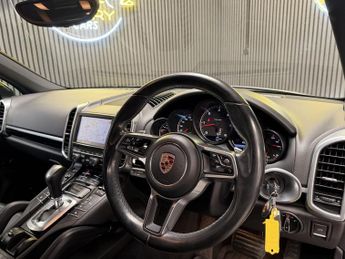 PORSCHE CAYENNE 3.0 TD V6 SUV 5dr Diesel TiptronicS 4WD Euro 6 (s/s) (262 ps)