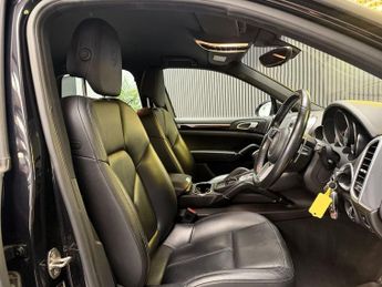PORSCHE CAYENNE 3.0 TD V6 SUV 5dr Diesel TiptronicS 4WD Euro 6 (s/s) (262 ps)