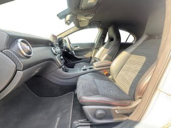 MERCEDES-BENZ A-CLASS 1.6 A200 AMG Sport Hatchback 5dr Petrol 7G-DCT Euro 6 (s/s) (156