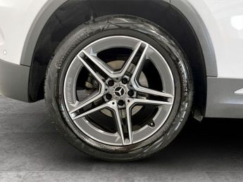 MERCEDES-BENZ GLA 1.3 GLA180 AMG Line (Premium Plus) SUV 5dr Petrol 7G-DCT Euro 6 