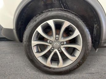 NISSAN JUKE 1.6 Tekna SUV 5dr Petrol XTRON Euro 6 (117 ps)