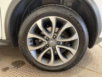 NISSAN JUKE 1.6 Tekna SUV 5dr Petrol XTRON Euro 6 (117 ps)