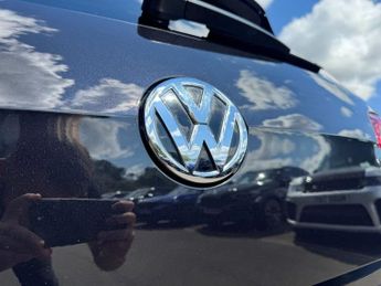 VOLKSWAGEN GOLF 2.0 TSI R Hatchback 5dr Petrol DSG 4Motion Euro 6 (s/s) (300 ps)
