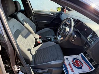 VOLKSWAGEN GOLF 2.0 TDI R-Line Edition Hatchback 5dr Diesel DSG Euro 6 (s/s) (15