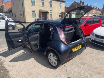 TOYOTA AYGO 1.0 VVT-i x-pression Hatchback 5dr Petrol Manual Euro 5 Euro 5 (