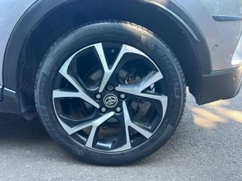 TOYOTA C-HR 1.8 VVT-h Dynamic SUV 5dr Petrol Hybrid CVT Euro 6 (s/s) (122 ps