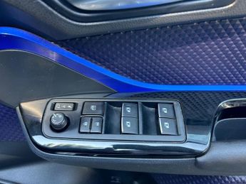 TOYOTA C-HR 1.8 VVT-h Dynamic SUV 5dr Petrol Hybrid CVT Euro 6 (s/s) (122 ps