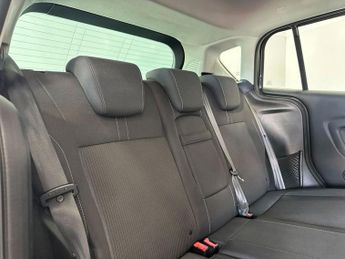 FORD B-MAX 1.6 Titanium Navigator MPV 5dr Petrol Powershift Euro 6 (105 ps)