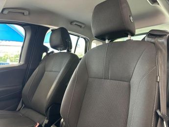 FORD B-MAX 1.6 Titanium Navigator MPV 5dr Petrol Powershift Euro 6 (105 ps)