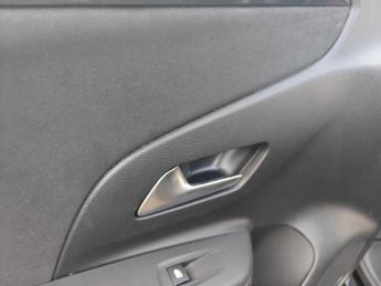 VAUXHALL Corsa Electric 50kWh Ultimate Hatchback 5dr Electric Auto (136 ps)