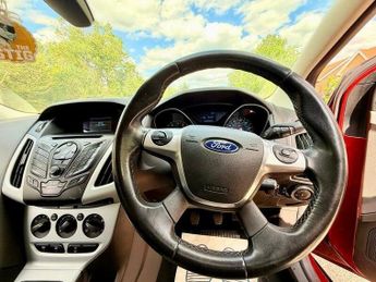FORD FOCUS 1.0T EcoBoost Zetec Euro 5 (s/s) 5dr