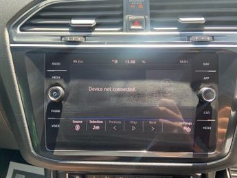 VOLKSWAGEN TIGUAN 2.0 TDI R-Line SUV 5dr Diesel DSG Euro 6 (s/s) (150 ps)