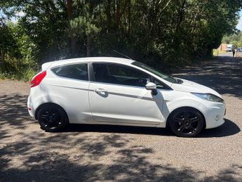 FORD FIESTA 1.25 Zetec Hatchback 3dr Petrol Manual (129 g/km, 81 bhp)
