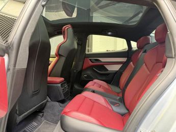 PORSCHE TAYCAN Performance Plus 93.4kWh Turbo Saloon 4dr Electric Auto 4WD (680