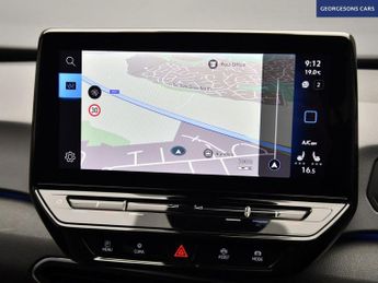 VOLKSWAGEN ID.3 Pro 58kWh Life Hatchback 5dr Electric Auto (145 ps)