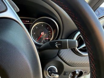 MERCEDES-BENZ A CLASS 2.1 A200d AMG Line (Executive) Hatchback 5dr Diesel 7G-DCT Euro 