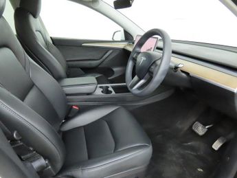TESLA MODEL Y SUV 5dr Electric Auto RWD (346 ps) Expansive Glass Roof, Heated 