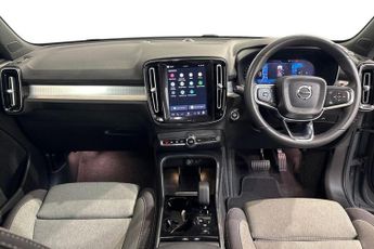 VOLVO XC40 2.0 B3 MHEV Plus Dark SUV 5dr Petrol Hybrid DCT Auto Euro 6 (s/s