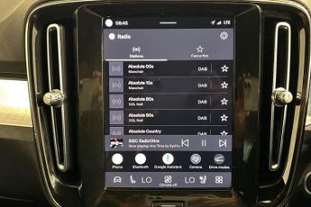 VOLVO XC40 2.0 B3 MHEV Plus Dark SUV 5dr Petrol Hybrid DCT Auto Euro 6 (s/s