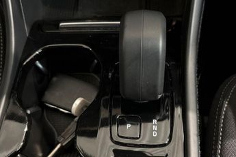 VOLVO XC40 2.0 B3 MHEV Plus Dark SUV 5dr Petrol Hybrid DCT Auto Euro 6 (s/s