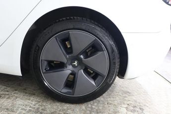 TESLA Model 3 (Dual Motor) Long Range Auto 4WDE 4dr