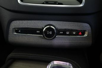 VOLVO XC90 2.0 B6 MHEV Ultimate Dark Auto 4WD Euro 6 (s/s) 5dr