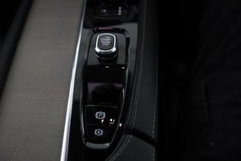 VOLVO XC90 2.0 B6 MHEV Ultimate Dark Auto 4WD Euro 6 (s/s) 5dr