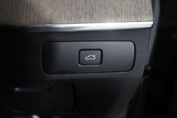 VOLVO XC90 2.0 B6 MHEV Ultimate Dark Auto 4WD Euro 6 (s/s) 5dr