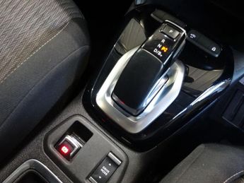 VAUXHALL Corsa Electric 50kWh SE Premium Hatchback 5dr Electric Auto (136 ps)