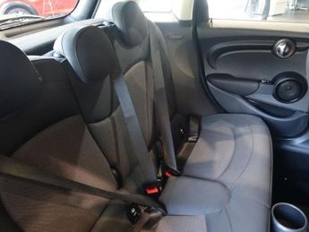 MINI HATCH 1.5 Cooper Classic Hatchback 5dr Petrol Steptronic Euro 6 (s/s) 
