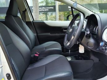 TOYOTA YARIS 1.5 VVT-h T Spirit Hatchback 5dr Petrol Hybrid CVT Euro 5 (101 p