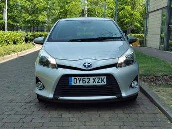 TOYOTA YARIS 1.5 VVT-h T Spirit Hatchback 5dr Petrol Hybrid CVT Euro 5 (101 p