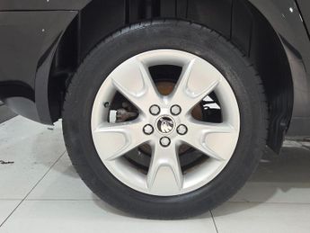 SKODA ROOMSTER 1.2 TSI SE MPV 5dr Petrol DSG Euro 5 (105 ps)