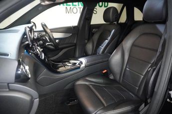MERCEDES-BENZ GLC 2.1 GLC220d AMG Line (Premium Plus) SUV 5dr Diesel G-Tronic 4MAT