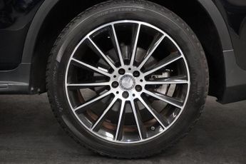 MERCEDES-BENZ GLC Mercedes-Benz GLC 2.1 GLC220d AMG Line (Premium Plus) SUV 5dr Di