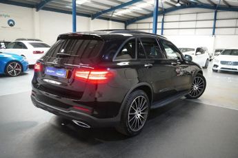 MERCEDES-BENZ GLC 2.1 GLC220d AMG Line (Premium Plus) SUV 5dr Diesel G-Tronic 4MAT