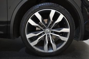 VOLKSWAGEN TIGUAN Volkswagen Tiguan 2.0 TDI R-Line SUV 5dr Diesel DSG Euro 6 (s/s)