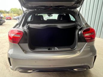 MERCEDES-BENZ A CLASS 1.5 A180d AMG Line (Premium) Hatchback 5dr Diesel 7G-DCT Euro 6 