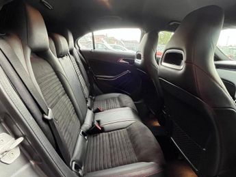 MERCEDES-BENZ A CLASS 1.5 A180d AMG Line (Premium) Hatchback 5dr Diesel 7G-DCT Euro 6 