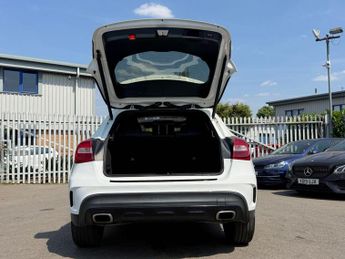 MERCEDES-BENZ GLA 1.6 GLA200 AMG Line SUV 5dr Petrol 7G-DCT Euro 6 (s/s) (156 ps)