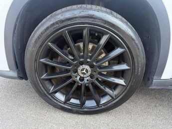 MERCEDES-BENZ GLA 1.6 GLA200 AMG Line SUV 5dr Petrol 7G-DCT Euro 6 (s/s) (156 ps)