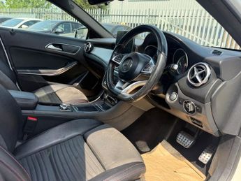 MERCEDES-BENZ GLA 1.6 GLA200 AMG Line SUV 5dr Petrol 7G-DCT Euro 6 (s/s) (156 ps)
