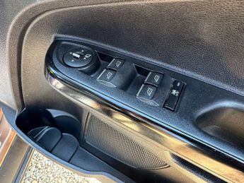FORD B-MAX 1.6 Zetec MPV 5dr Petrol Powershift Euro 5 (105 ps)