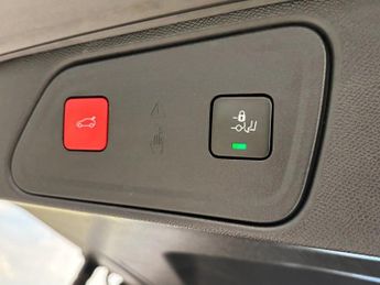 PEUGEOT 3008 1.6 13.2kWh GT SUV 5 Door Petrol Automatic Red Plug-in Hybrid e-