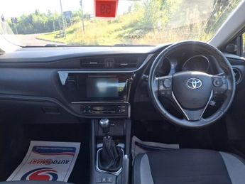 TOYOTA AURIS 1.6 D-4D Business Edition Hatchback 5dr Diesel Manual Euro 6 (s/