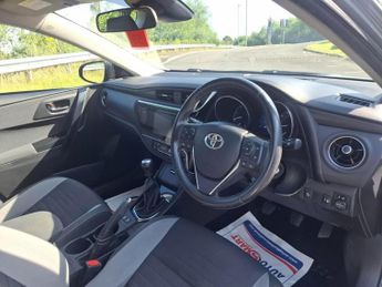 TOYOTA AURIS 1.6 D-4D Business Edition Hatchback 5dr Diesel Manual Euro 6 (s/